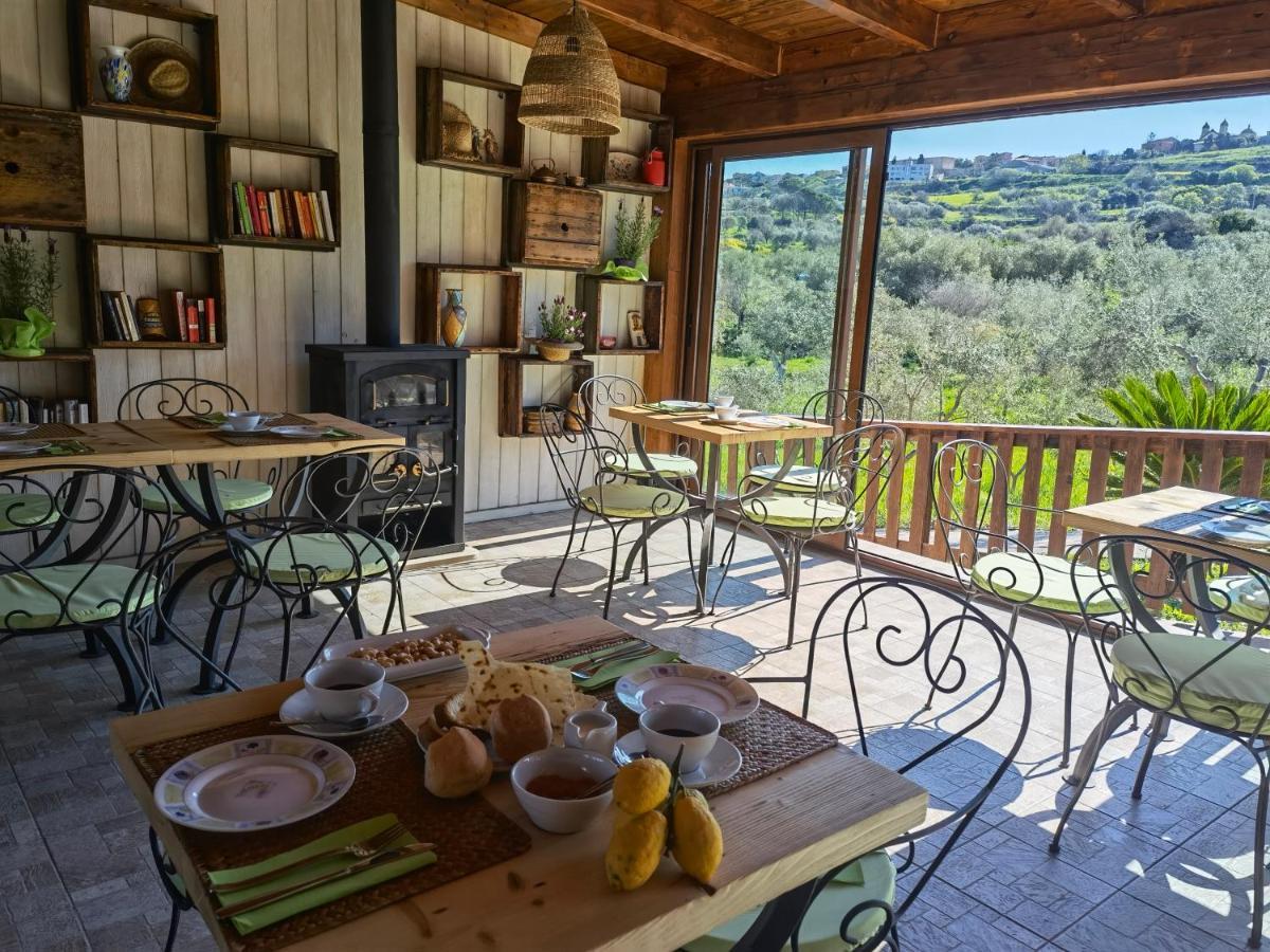 Albergo rurale La corte degli ulivi Tresnuraghes Esterno foto